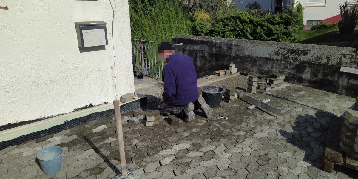 Zwei Einschlagschalter für den Rauchabzug direkt nebeneinander