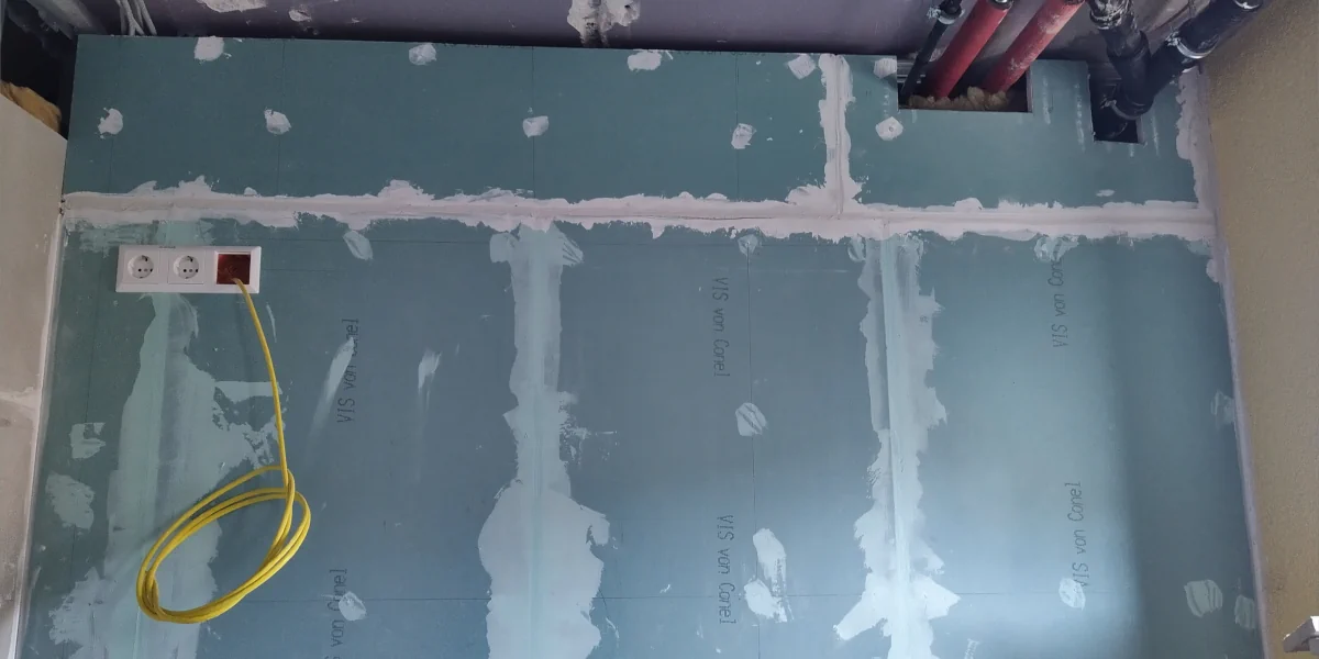 Klebeband auff Platte mit Schriftzug